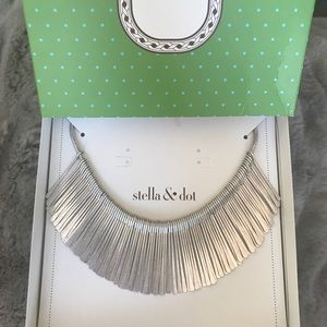 Essential fringe silver necklace